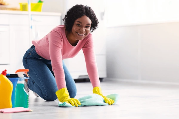 Deep cleaning apartment